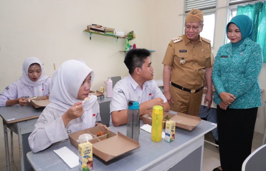 Program Makan Sehat Bergizi Pemprov Kalbar