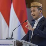 Menteri ESDM Bahlil Lahadalia menjelaskan kenaikan harga elpiji 12 kg yang mengikuti mekanisme pasar, sementara LPG 3 kg tetap subsidi.