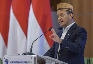 Menteri ESDM Bahlil Lahadalia menjelaskan kenaikan harga elpiji 12 kg yang mengikuti mekanisme pasar, sementara LPG 3 kg tetap subsidi.