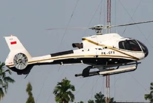Helikopter PK-CFX milik PT Matthew Air hilang kontak di Sekadau, Kalbar. Simak kronologi, koordinat lokasi, dan daftar kru serta penumpang.