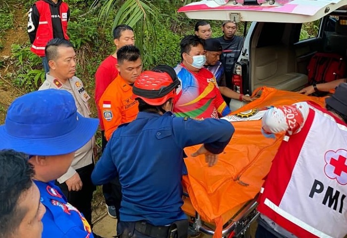 Update evakuasi PK-CFX: seluruh korban berhasil dievakuasi dan tiba di Pontianak. Proses berlangsung dramatis dari medan ekstrem hingga jalur udara.
