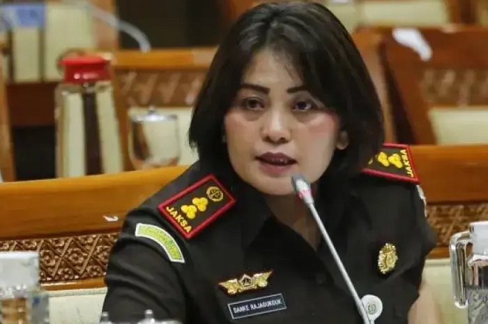 Jaksa Agung Sanitiar Burhanuddin mencopot Kajari Karo Danke Rajagukguk. Simak alasan mutasi dan daftar pejabat yang dirotasi Kejagung 2026.