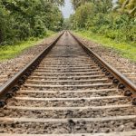 Pemerintah tengah menyiapkan rencana pembangunan jaringan kereta api sepanjang 2.772 kilometer di Pulau Kalimantan guna meningkatkan konektivitas antarwilayah sekaligus memperkuat distribusi logistik.