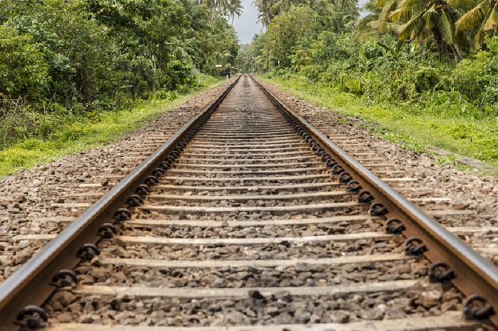 Pemerintah tengah menyiapkan rencana pembangunan jaringan kereta api sepanjang 2.772 kilometer di Pulau Kalimantan guna meningkatkan konektivitas antarwilayah sekaligus memperkuat distribusi logistik.