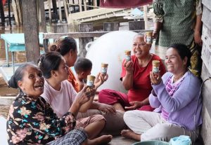 Rumah produksi Boniku Abon Ikan di Desa Batu Ampar, Kubu Raya, menjadi harapan baru ekonomi perempuan pesisir melalui KUPS Cita Rasa Pesisir yang mengolah ikan lokal menjadi produk bernilai jual.